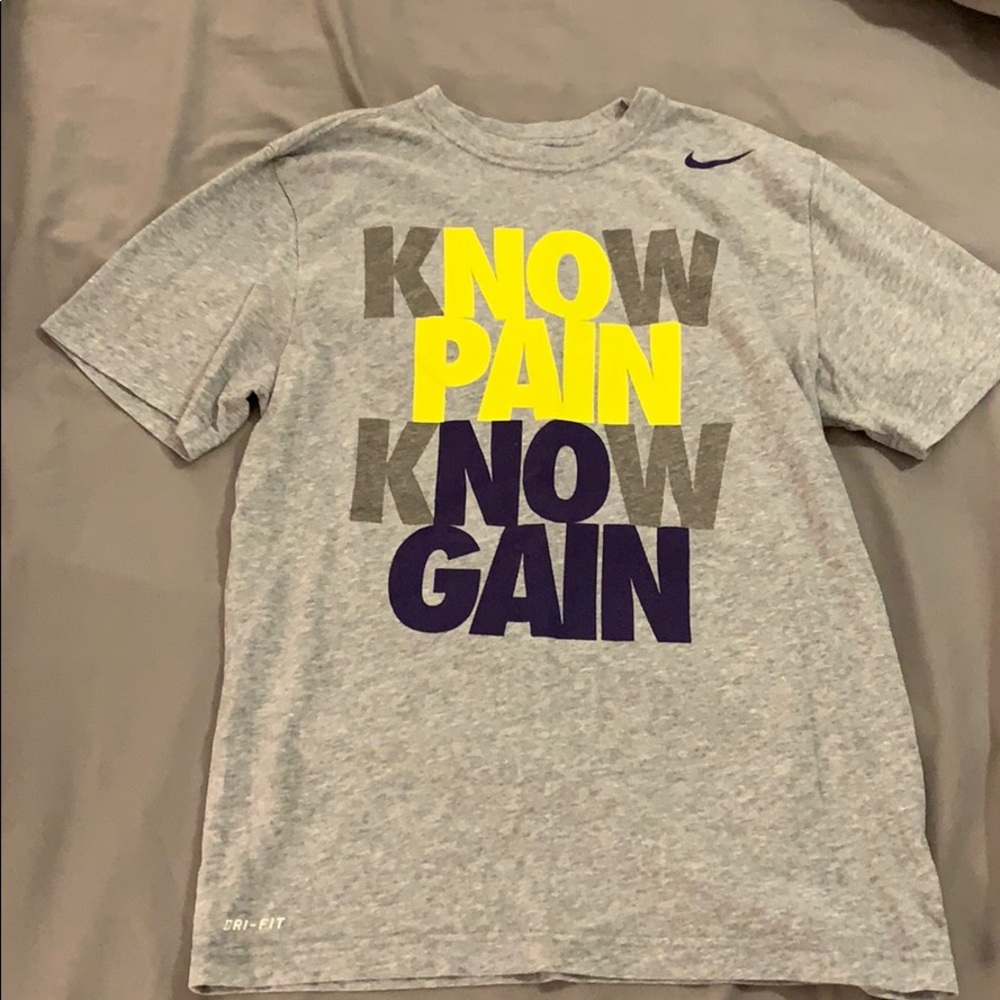 Nike Mens Dri-Fit “Know Pain Know Gain” Small